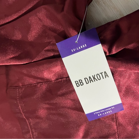 NWT Women’s Bb Dakota silky maroon lounge pajama set, size XXL - Picture 3 of 5